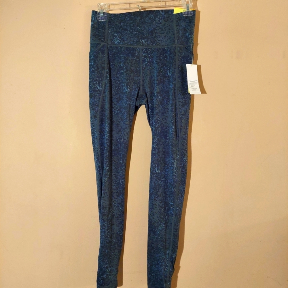 All in motion high rise blue & black marbled abstract leggings. Size small